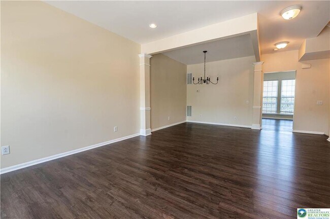 Building Photo - 8475 Putnam Ct