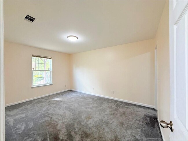 Building Photo - 893 Hawthorn Ln