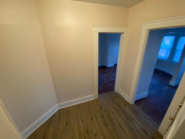 Building Photo - Daisy4001