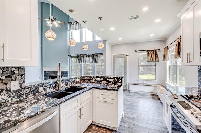 Building Photo - 20913 Mandrake Dr
