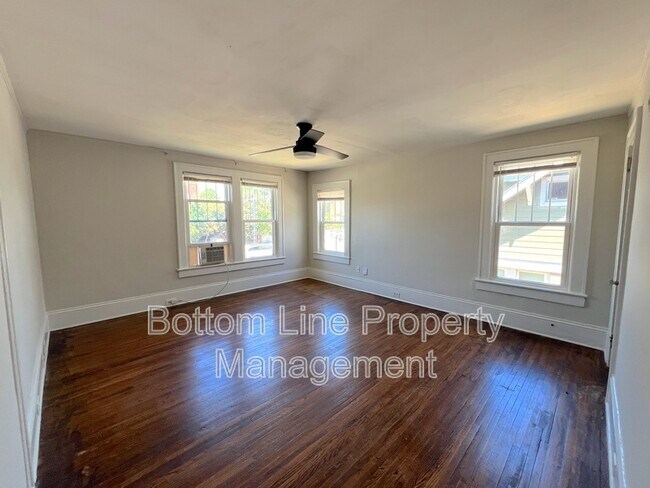 Building Photo - 600 Hawthorne Ln