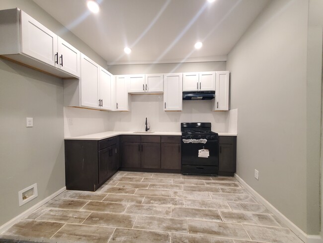 Unit 1 - 220 N 5th St
