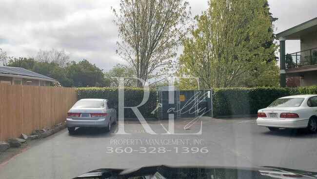 Building Photo - Modern Manette 1BR Condo with Private Pati...