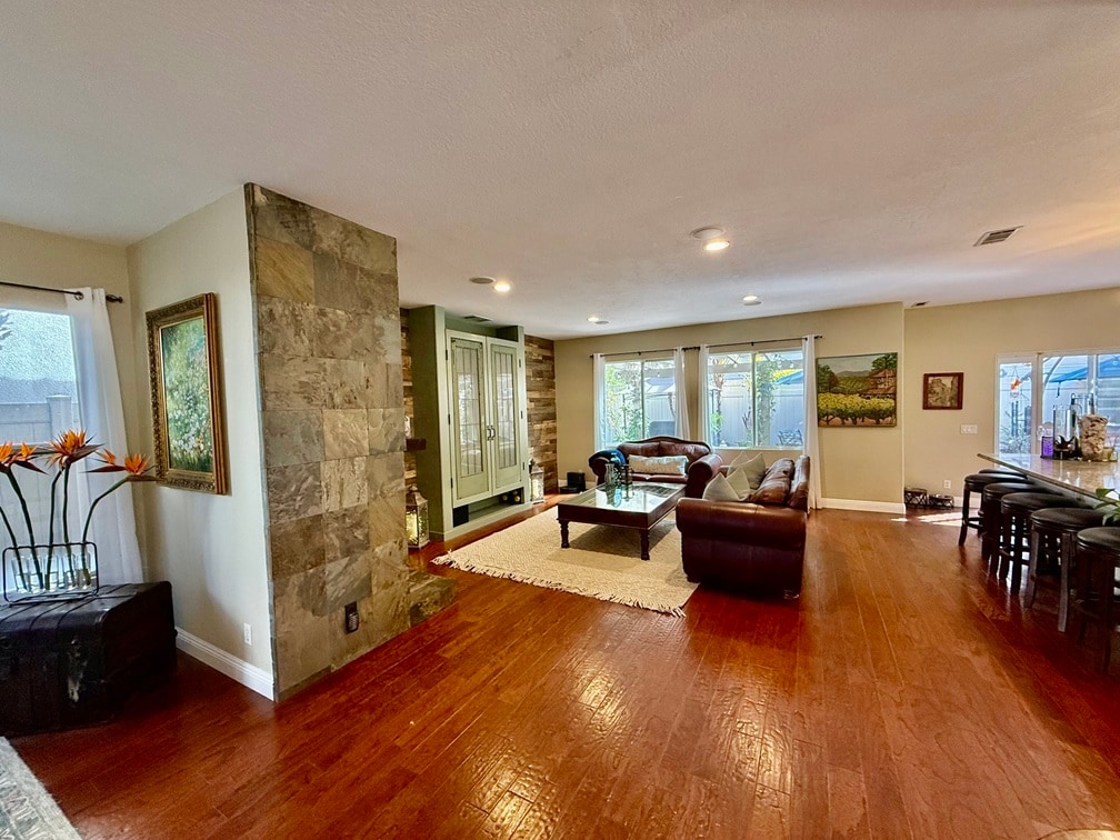 Building Photo - 26341 Via Corrizo