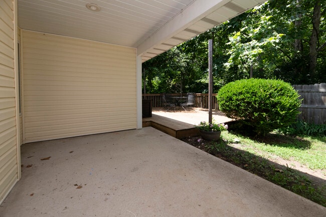 Building Photo - 901 Norman Dr