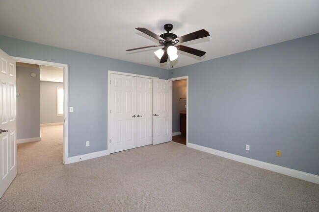 Building Photo - 417 Courchelle Dr