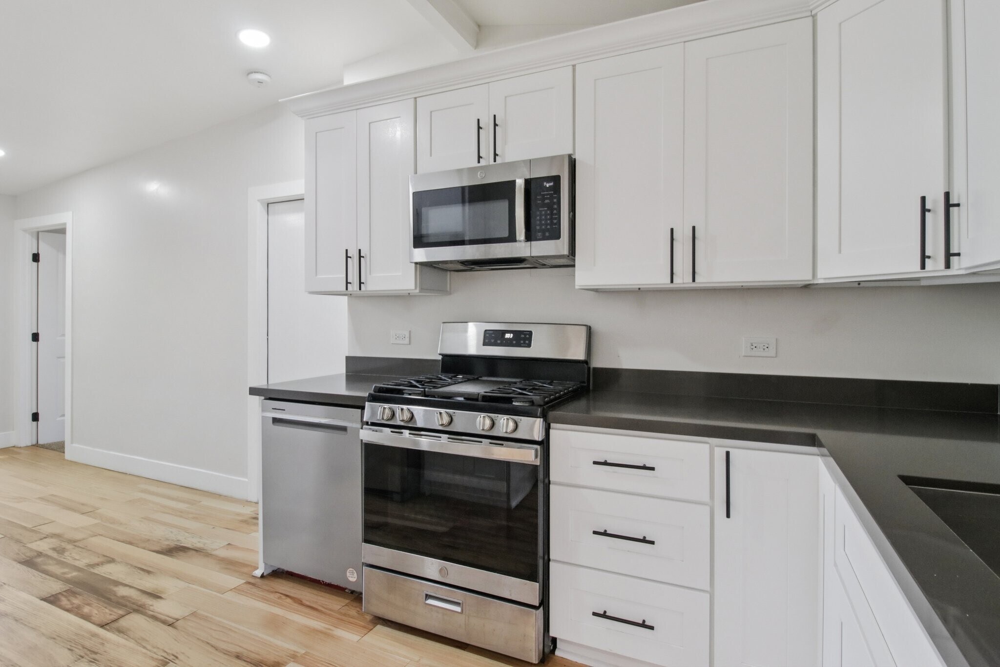 Building Photo - 30 Bloomfield Rd