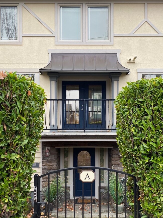 Primary Photo - PRE-LEASING 3 BD 3.5 BA Townhome in Fremont