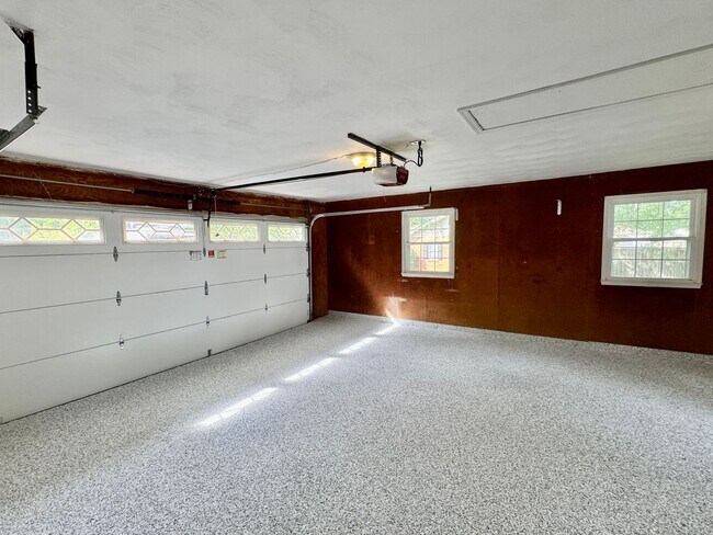 Building Photo - 912 Marshall Cir