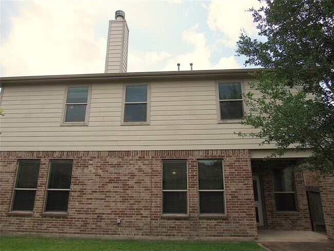 Building Photo - 24434 Sundance Spring Dr
