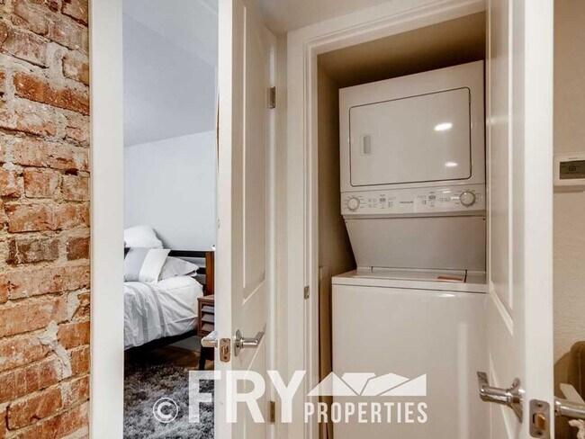Building Photo - Bright, Remodeled Basement Apartment in Potter Highlands