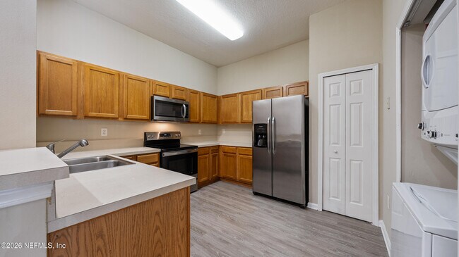 Building Photo - 6099 Maggies Cir
