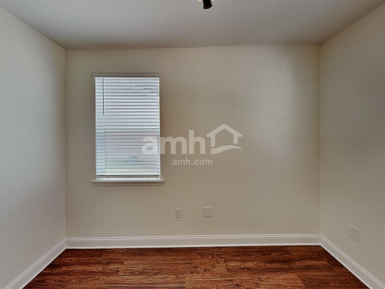 Building Photo - 2939 Hill Valley Ln