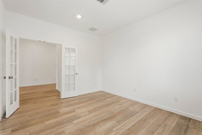 Building Photo - 6407 Amberwood Dr