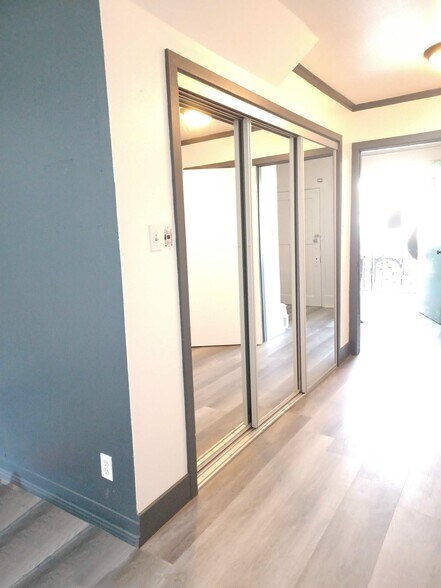 Building Photo - 233 Leland Ave