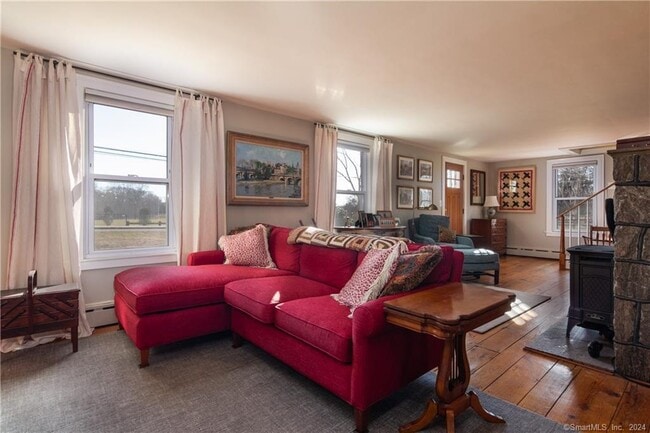 Building Photo - 323 Green Hill Rd