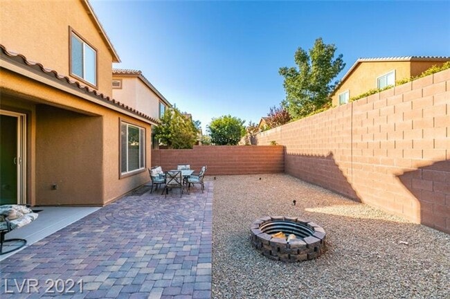 Building Photo - Mountains Edge 4 Bedroom!