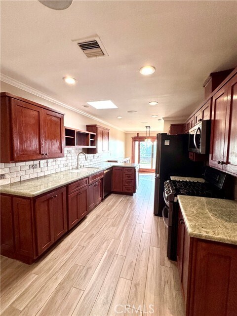 Building Photo - 874 Highpoint Dr