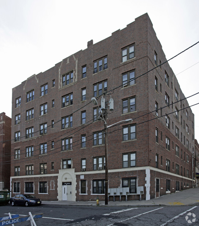 Primary Photo - Aspen Stratford Apartments