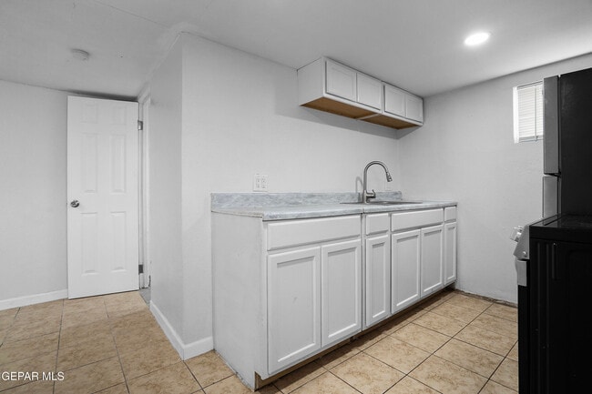 Building Photo - 3700 Taylor Ave