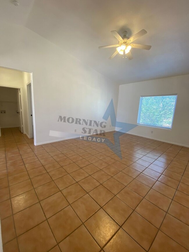 Building Photo - Charming 3 bedroom 2 bath home in Las Colinas