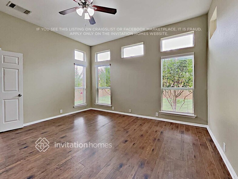 Building Photo - 2828 Thorncreek Ln
