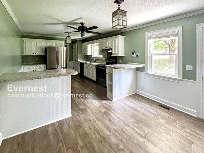 Building Photo - 5438 Village Garden Dr