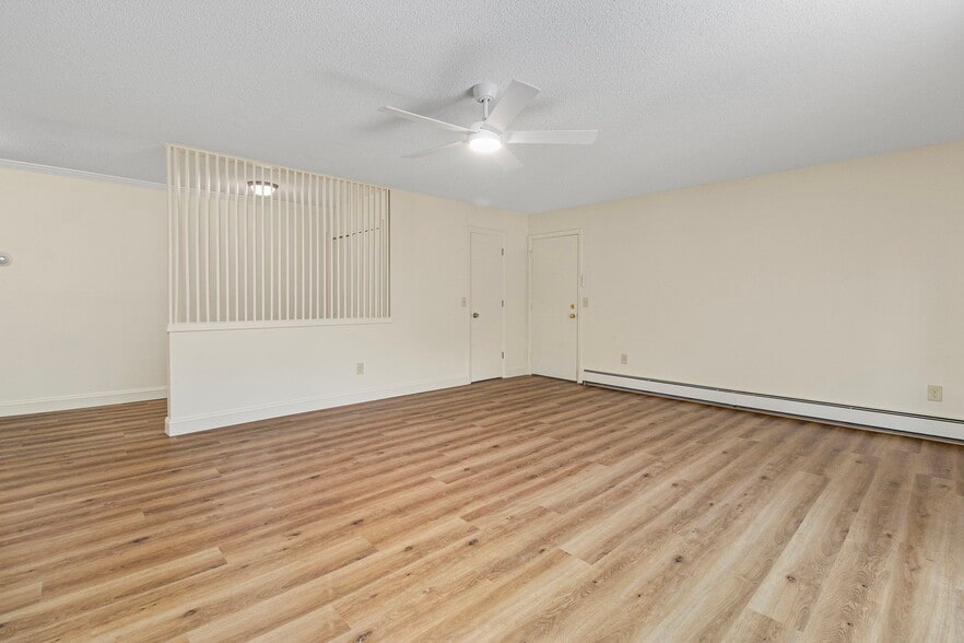 Building Photo - Parkway Apartments