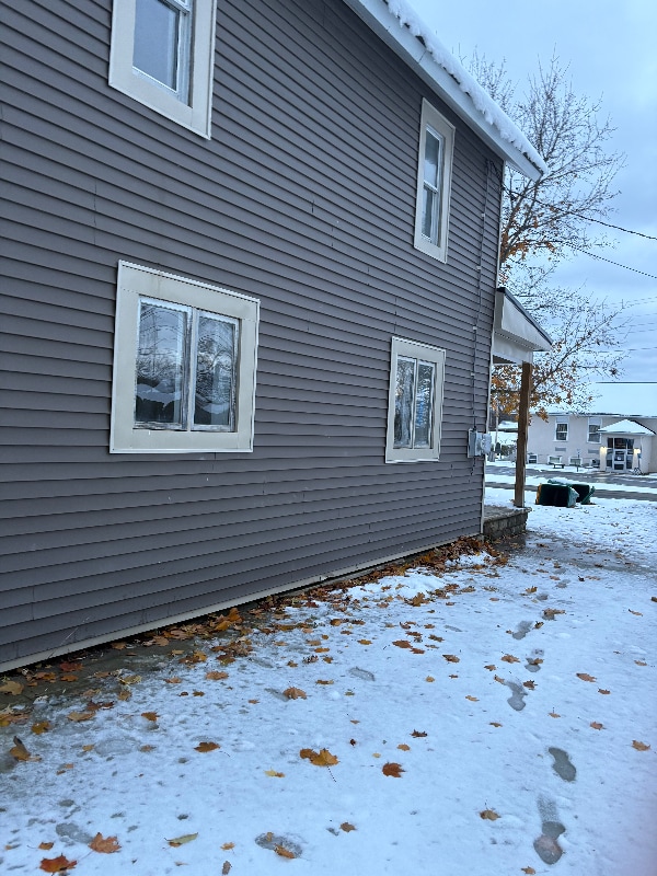 Building Photo - 2335 Maple Ave