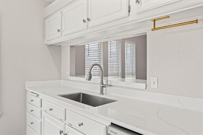 Building Photo - Two reasons to stop scrolling: the schools and the bathrooms. 3/2/2 Home in Putnam City Northaven...