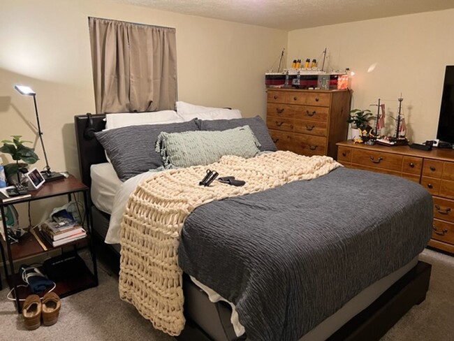 Building Photo - Affordable Apartment Outside the City Limits