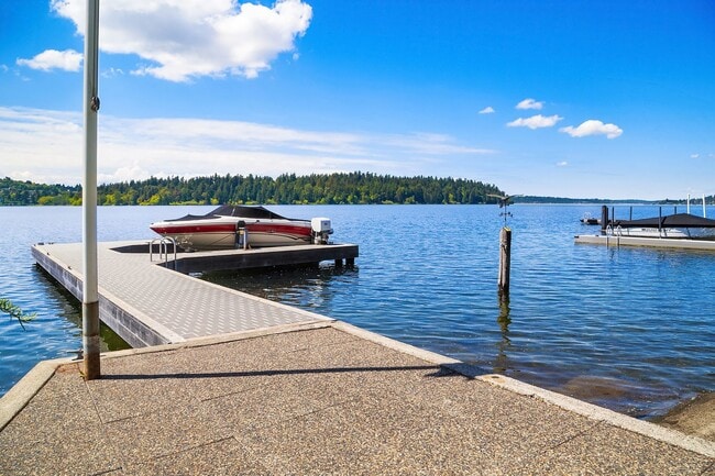 Building Photo - 3bd/3.5ba Mercer Island Home