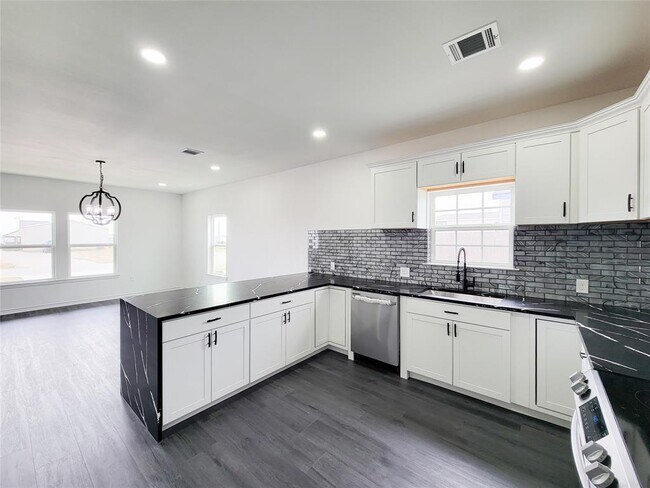 Building Photo - 2731 Rd 5724