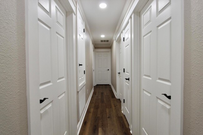 Building Photo - 4052 Randi Rd