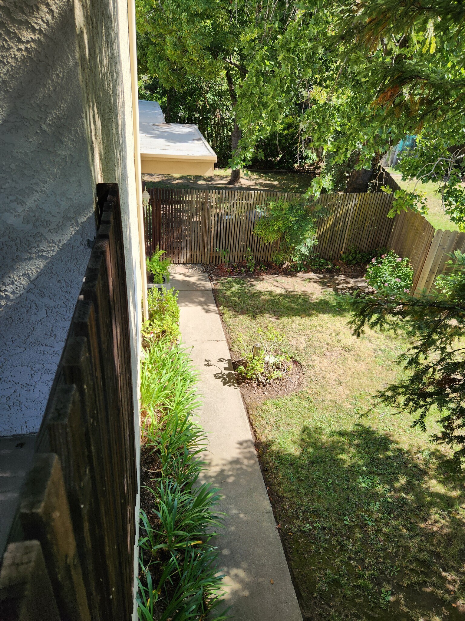 Building Photo - 6043 Leafwood Dr