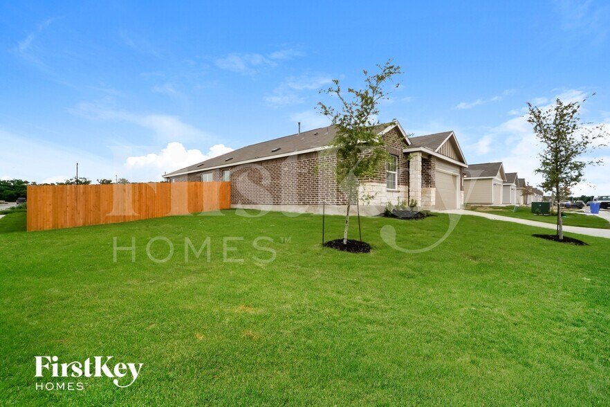 Building Photo - 6202 Marco Plains