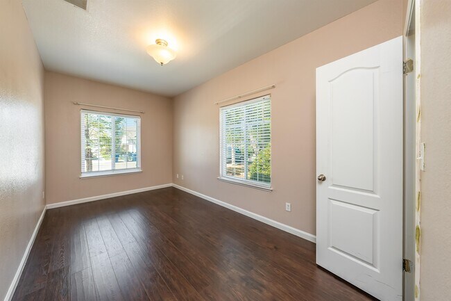 Building Photo - 5857 W Millbrae Ave