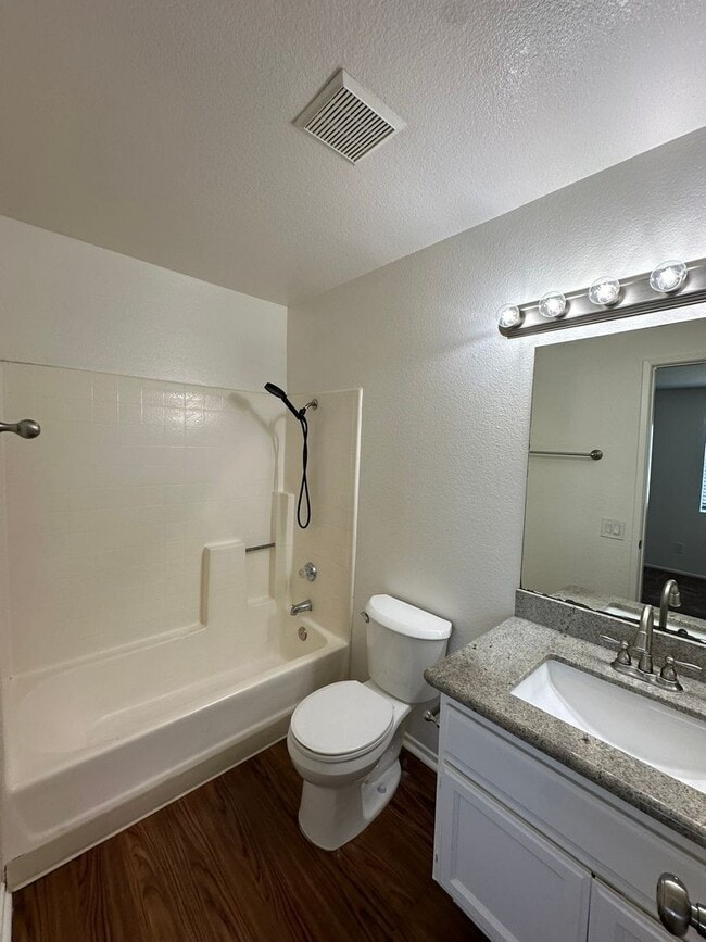 Building Photo - 3bd/2ba Condo - Mentone, CA