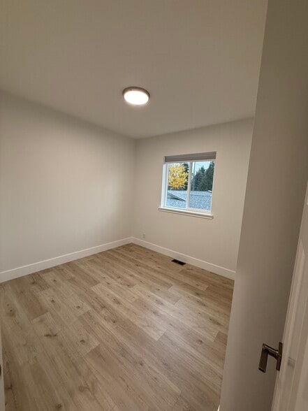 Building Photo - 3127 N Fruitland Ln