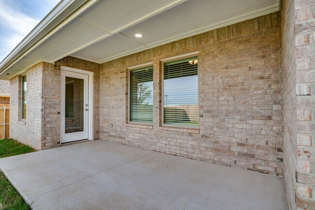 Building Photo - Modern New Construction in gated Delmar La...