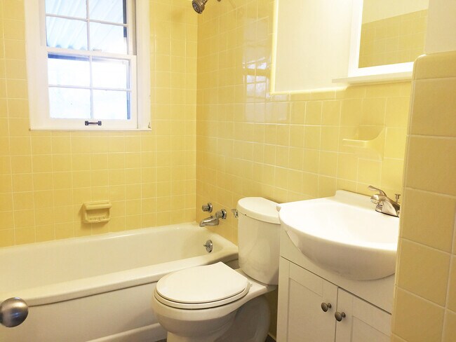 Bath - 2316 Eastway Dr