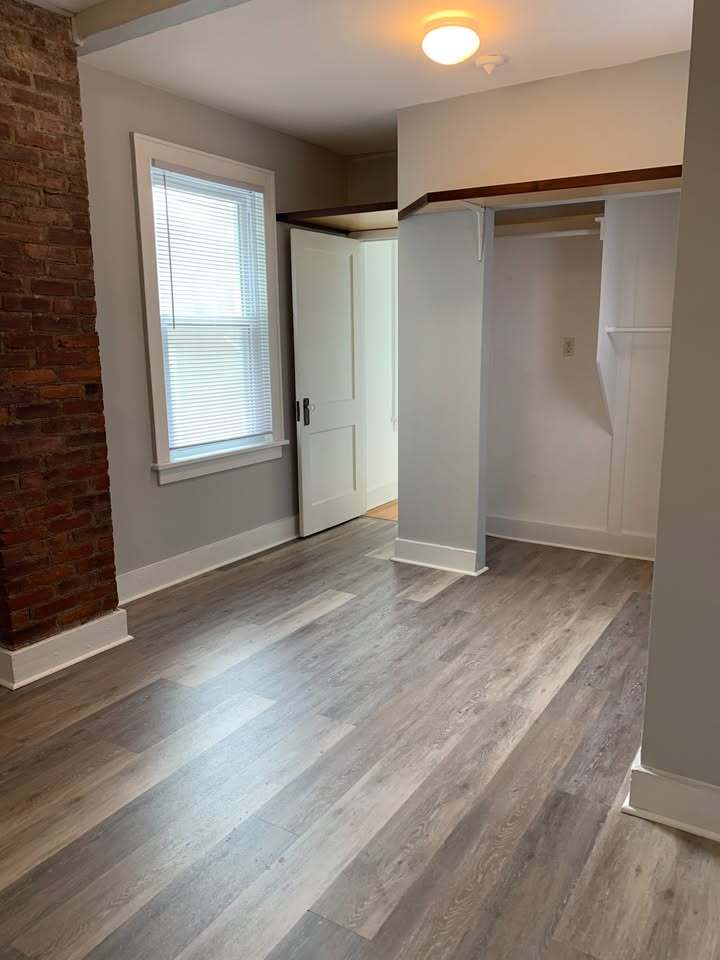 Building Photo - 253 Park Ave