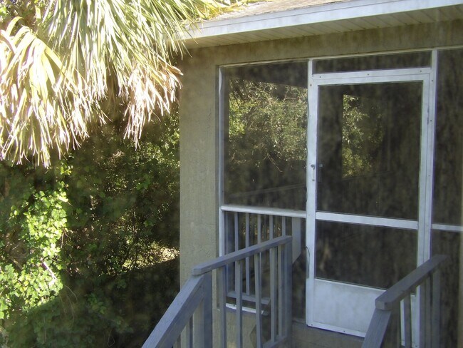 Building Photo - Spacious 4 Bedroom 2236 Sq Ft Call Carole ...
