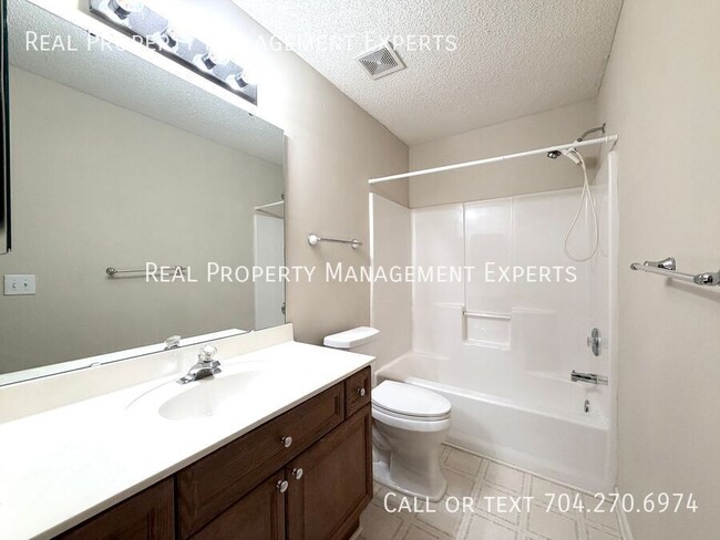 Building Photo - 5908 Moose Ln