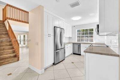 Building Photo - 1395 Cottonwood Cir