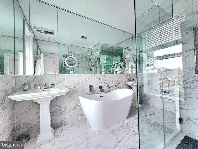 Building Photo - 106 S State St