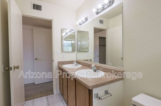 Building Photo - 8135 W Sierra Vista Dr