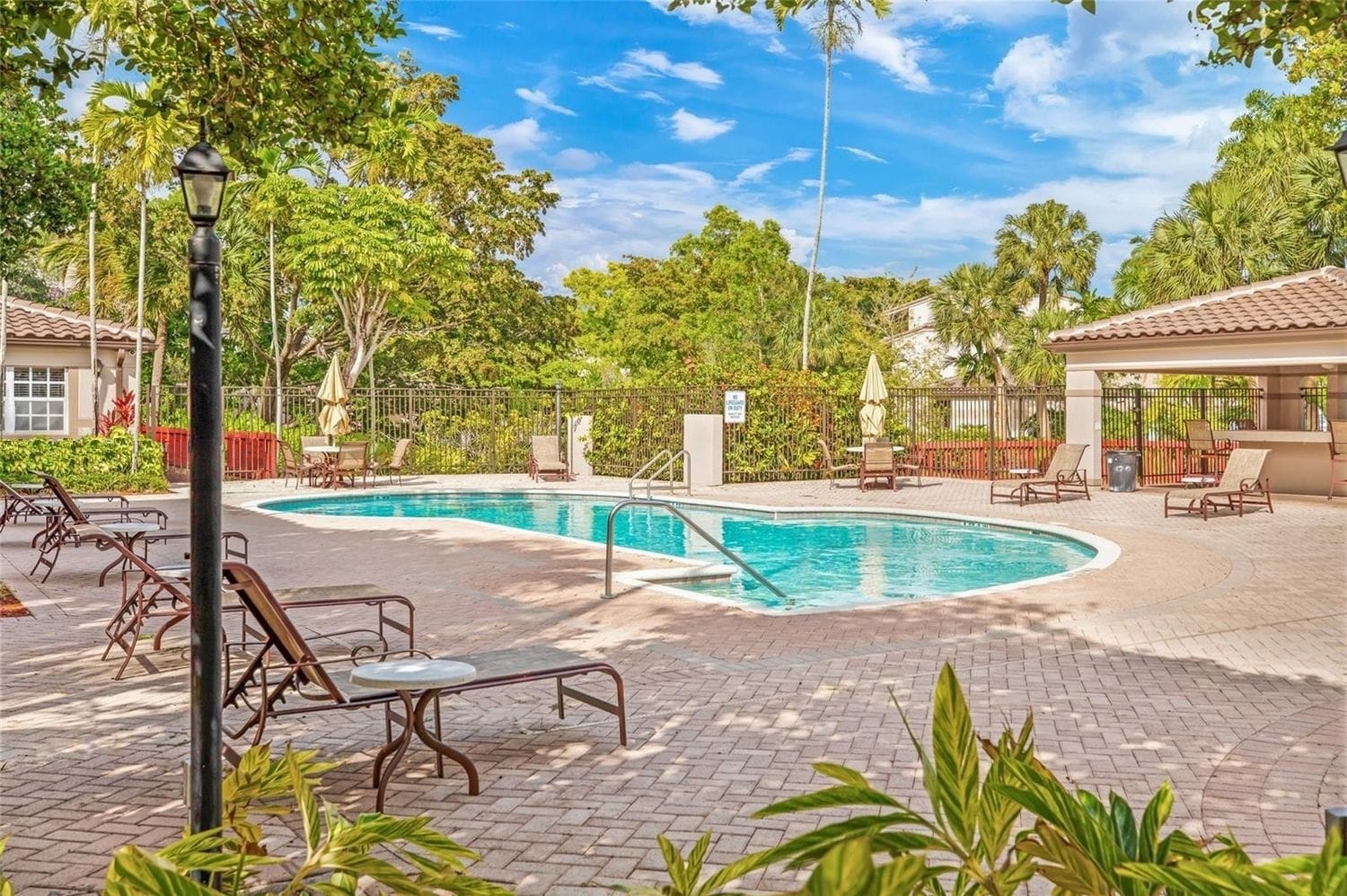 Community Pool and Spa - 9959 Nob Hill Ct