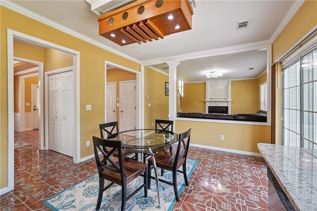 Building Photo - 8965 Friarbridge Dr