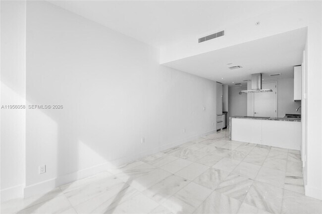 Building Photo - 700 NE 26th Terrace